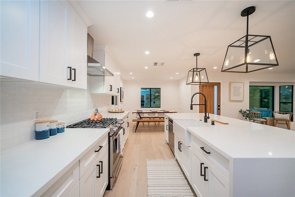 hire kitchen remodeler Miami
