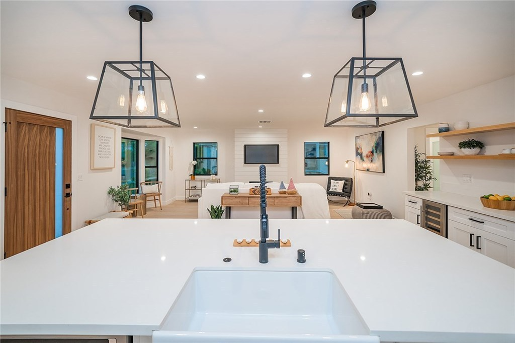 hire kitchen remodeler Miami