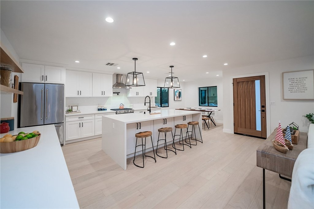 hire kitchen remodeler Miami